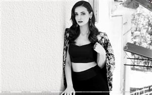 Sanaya Irani`s stunning monochrome picture